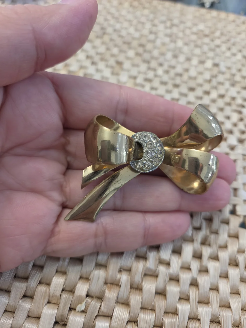 Gold Bow Brooch with Crystal Accent - Women Jewelry. Vintage